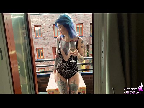 ❤️ തുറന്ന ആകാശത്തിൻ കീഴിൽ വികാരാധീനനായി ഗൾപ്പോടെ മുലകുടിക്കുന്ന അതിമനോഹരമായ പെൺകുട്ടി ❤️❌ വേശ്യകൾ ml.pornpk.ru ❌️